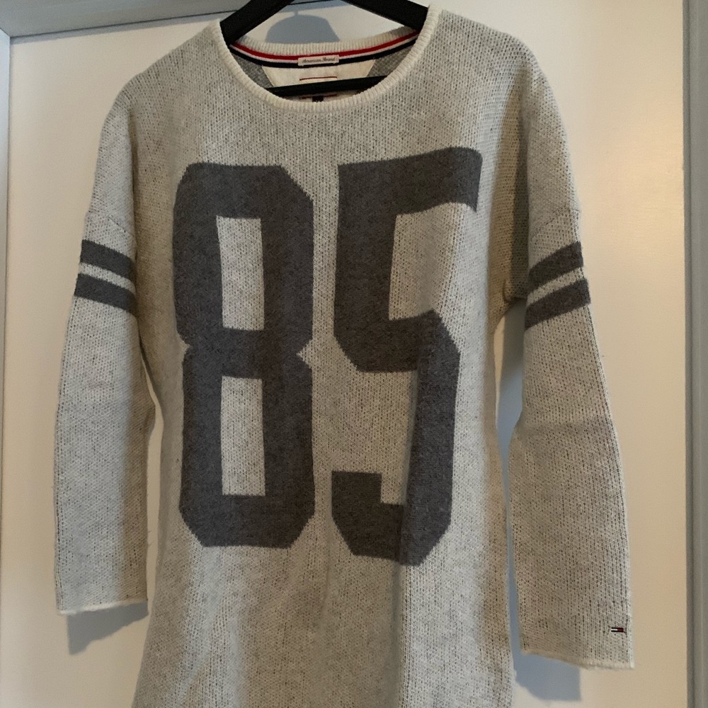 Hilfiger Denim wool pullover with 85 number print